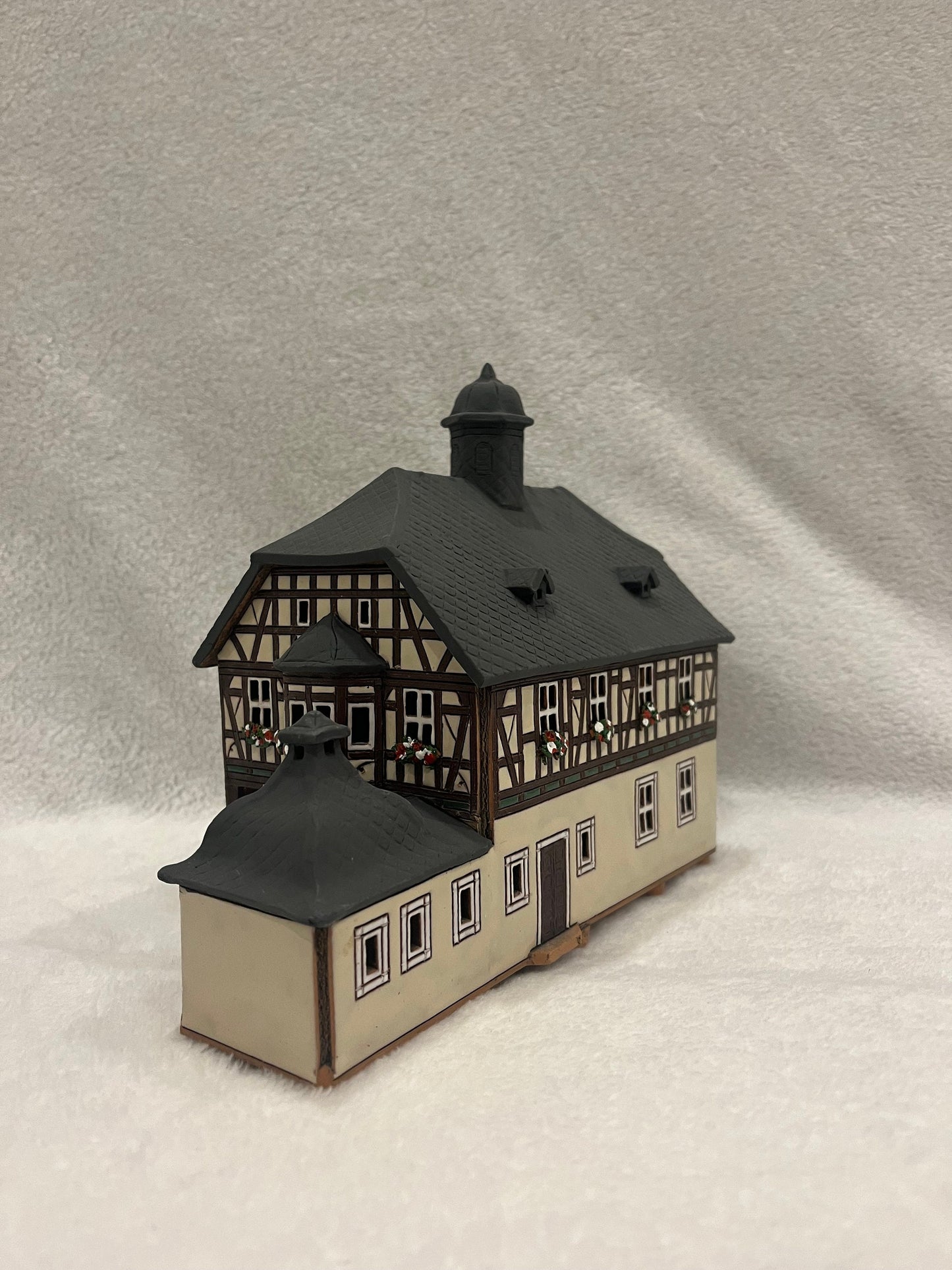 Christmas Ceramic House Art Tealight Candle Holder Room Decoration Handcrafted Collectible Miniature House (G201)