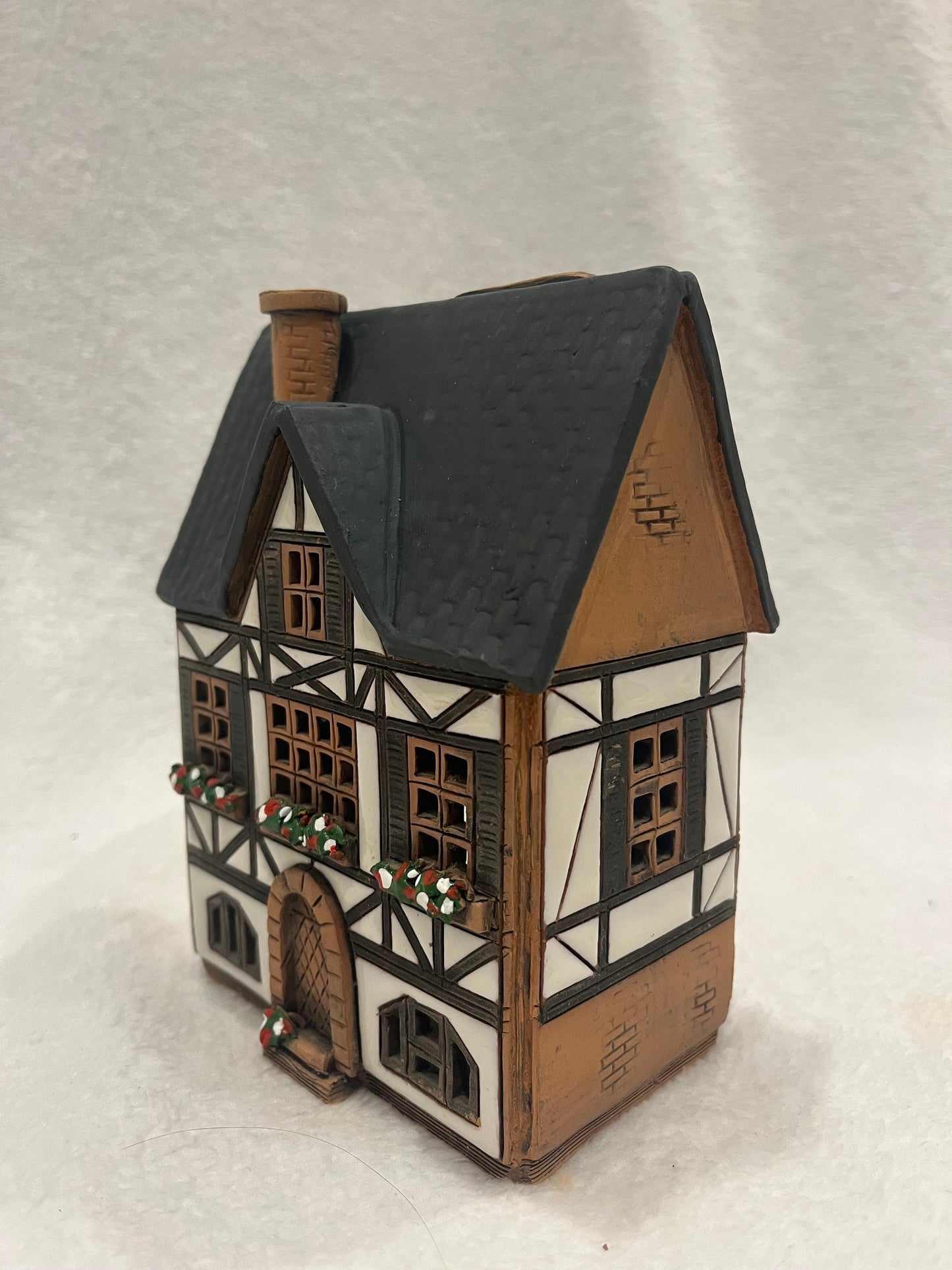 Christmas Ceramic House Art Tealight Candle Holder Room Decoration Handcrafted Collectible Miniature House AB53