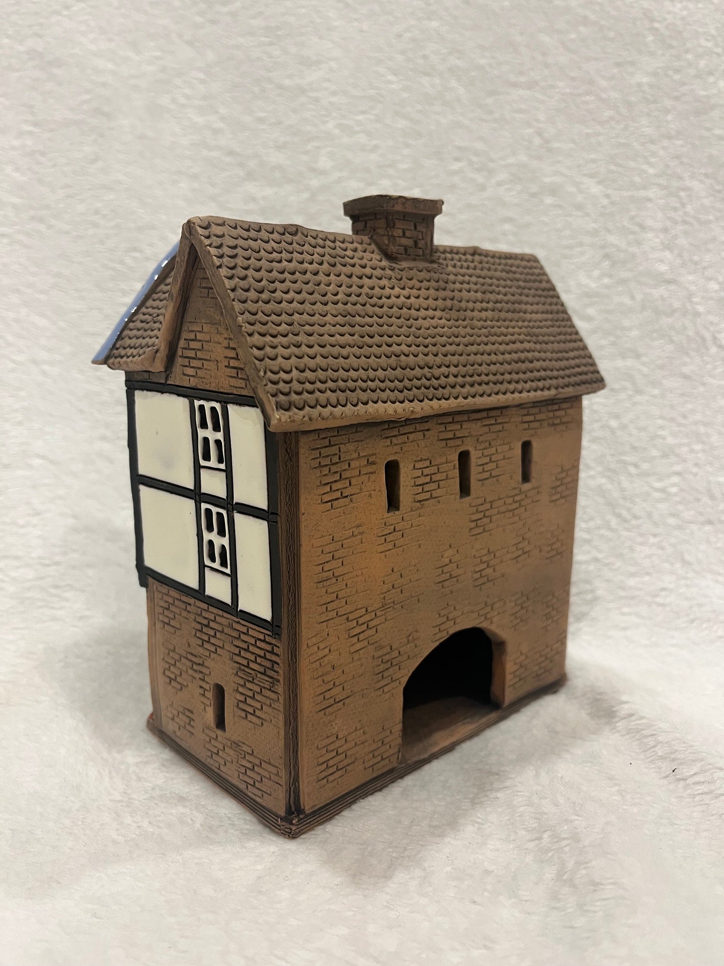 Christmas Ceramic House Art Tealight Candle Holder Room Decoration Handcrafted Collectible Miniature House B94