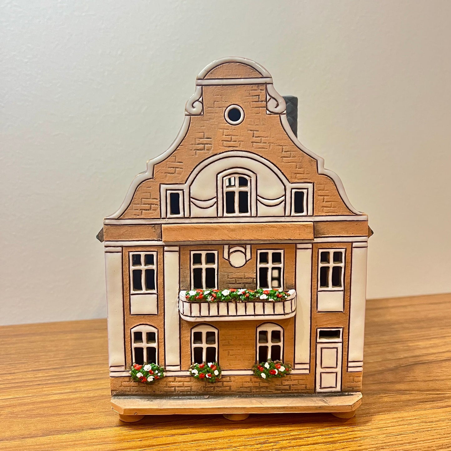 Christmas Ceramic House Art Tealight Candle Holder Room Decoration Handcrafted Collectible Miniature House (BG172)