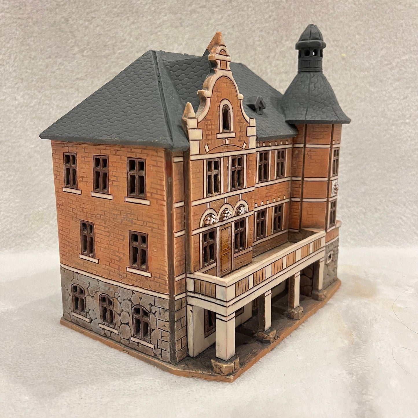 Christmas Ceramic House Art Tealight Candle Holder Room Decoration Handcrafted Collectible Miniature House (G207)