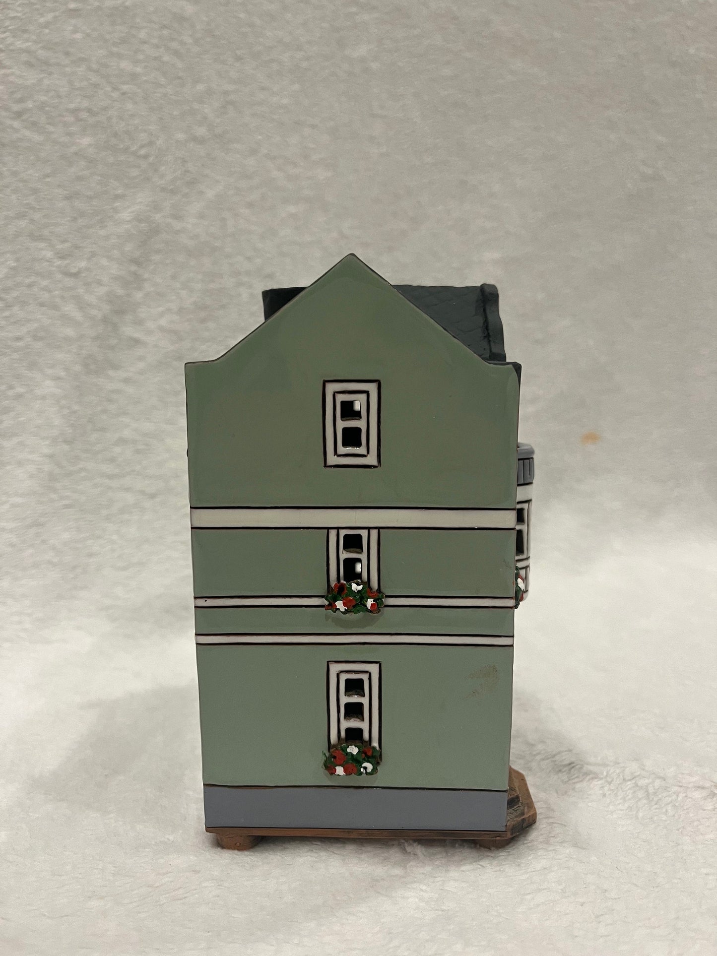 Christmas Ceramic House Art Tealight Candle Holder Room Decoration Handcrafted Collectible Miniature House (G202)