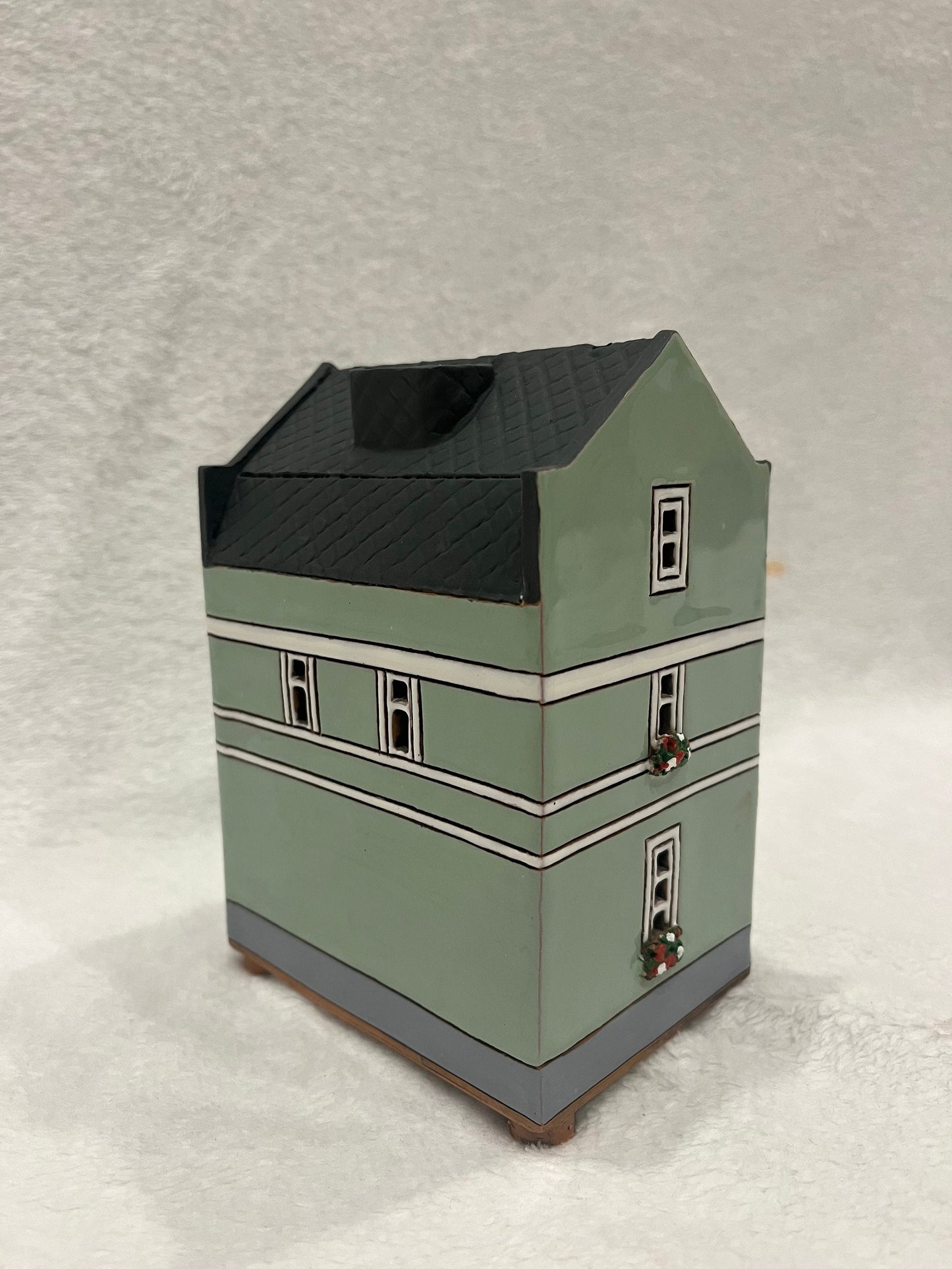Christmas Ceramic House Art Tealight Candle Holder Room Decoration Handcrafted Collectible Miniature House (G202)