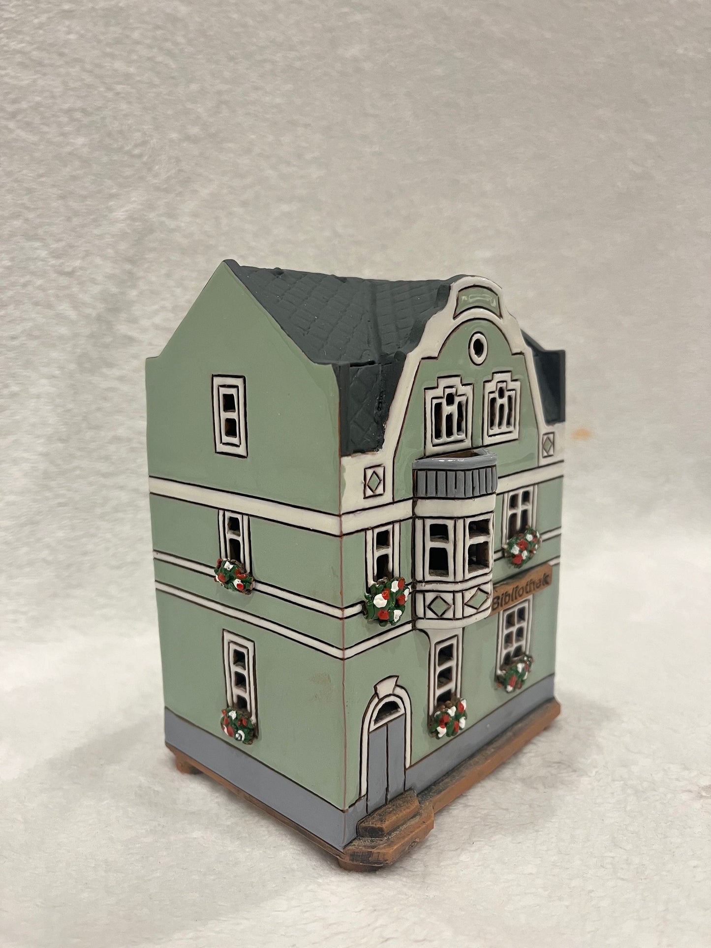 Christmas Ceramic House Art Tealight Candle Holder Room Decoration Handcrafted Collectible Miniature House (G202)