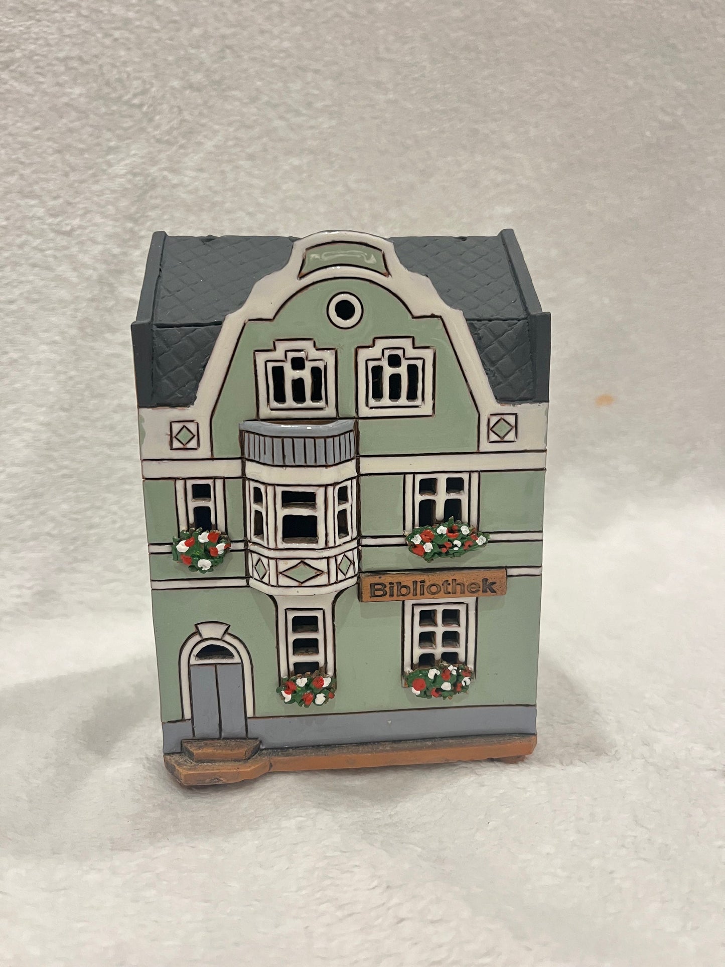 Christmas Ceramic House Art Tealight Candle Holder Room Decoration Handcrafted Collectible Miniature House (G202)