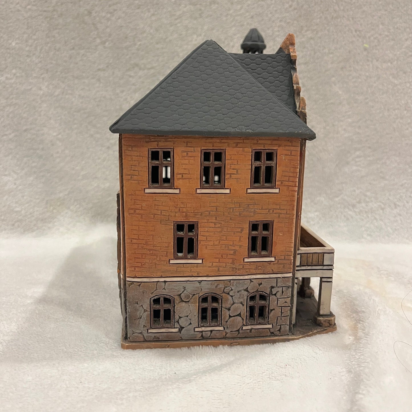 Christmas Ceramic House Art Tealight Candle Holder Room Decoration Handcrafted Collectible Miniature House (G207)