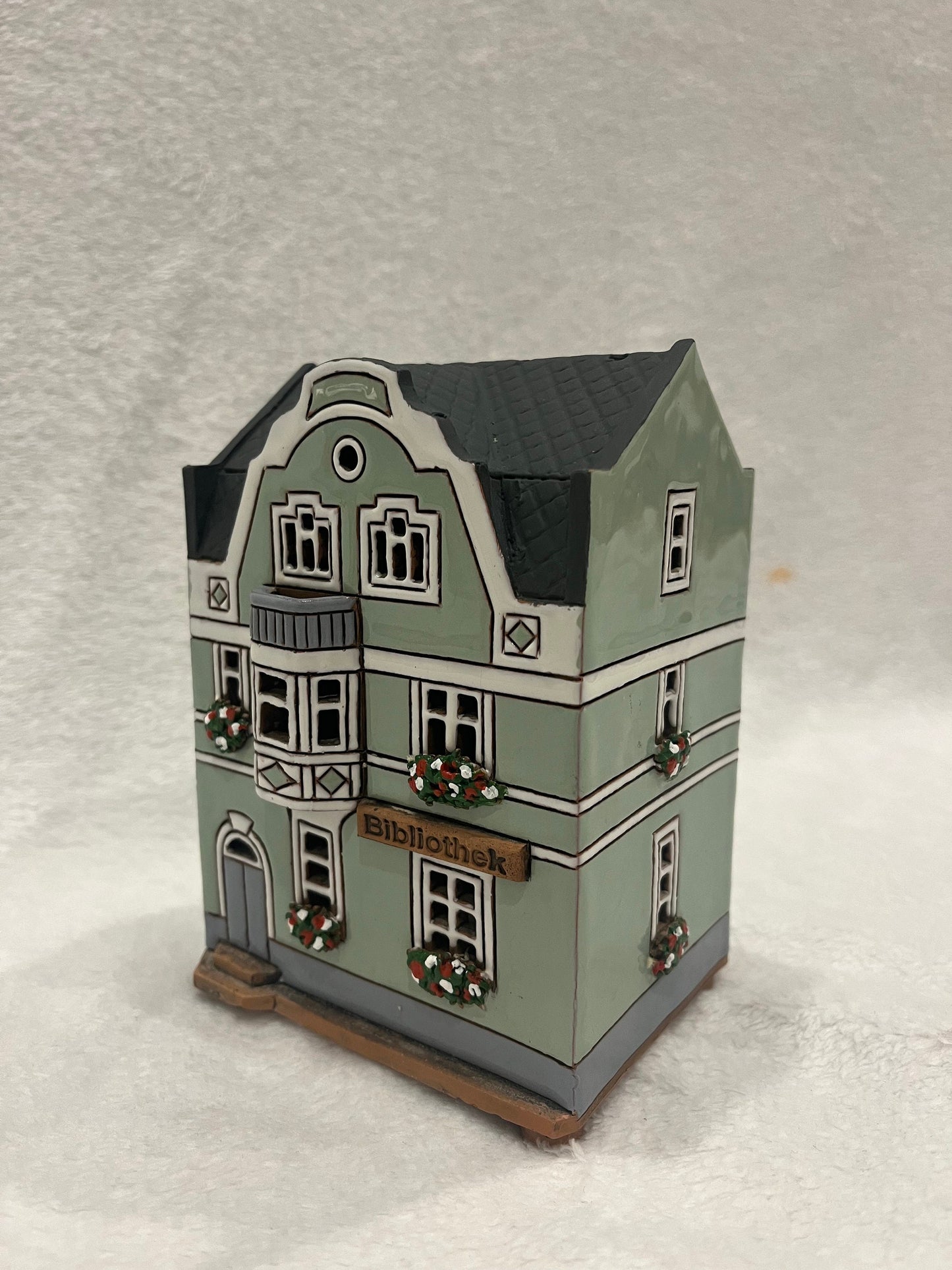 Christmas Ceramic House Art Tealight Candle Holder Room Decoration Handcrafted Collectible Miniature House (G202)
