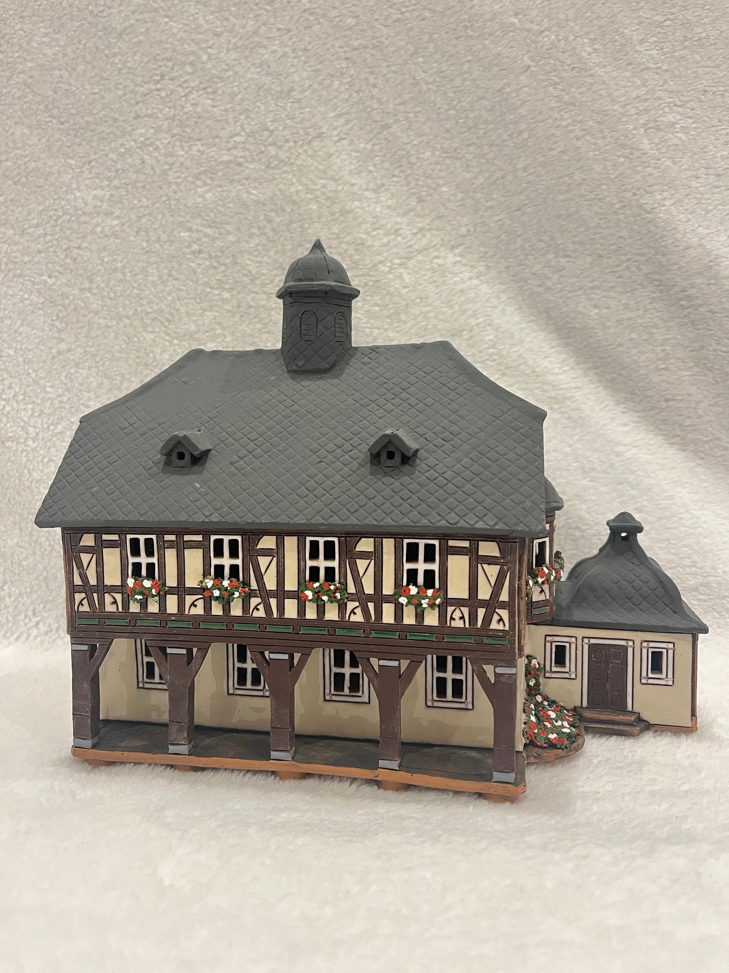Christmas Ceramic House Art Tealight Candle Holder Room Decoration Handcrafted Collectible Miniature House (G201)