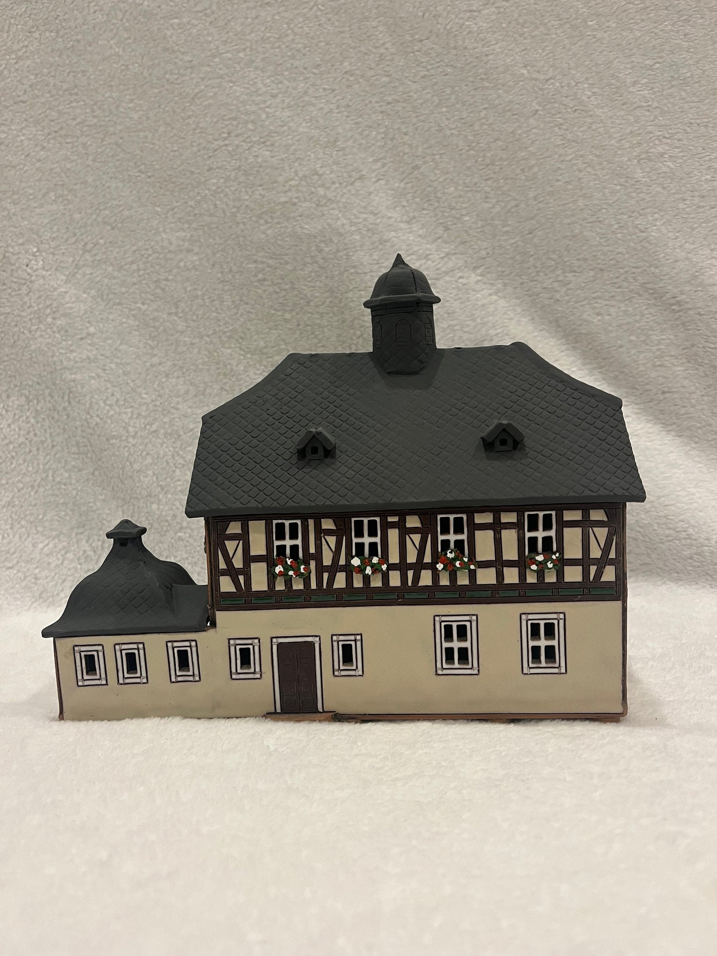 Christmas Ceramic House Art Tealight Candle Holder Room Decoration Handcrafted Collectible Miniature House (G201)
