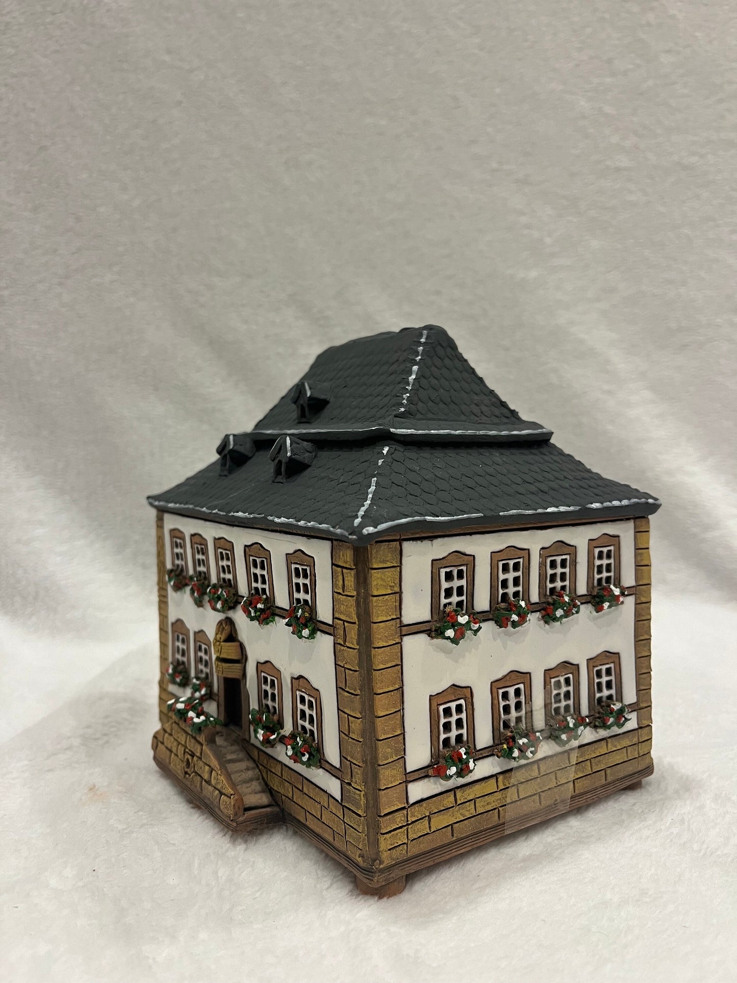Christmas Ceramic House Art Tealight Candle Holder Room Decoration Handcrafted Collectible Miniature House (G236)