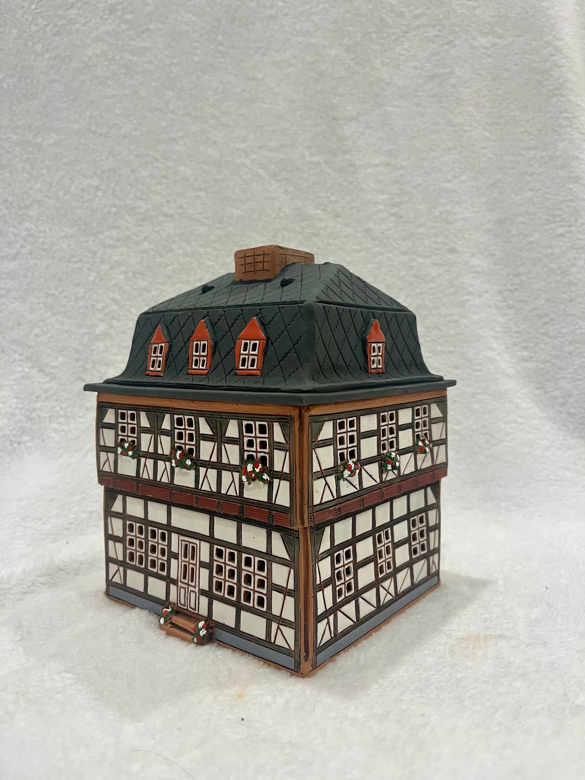 Christmas Ceramic House Art Tealight Candle Holder Room Decoration Handcrafted Collectible Miniature House GC109