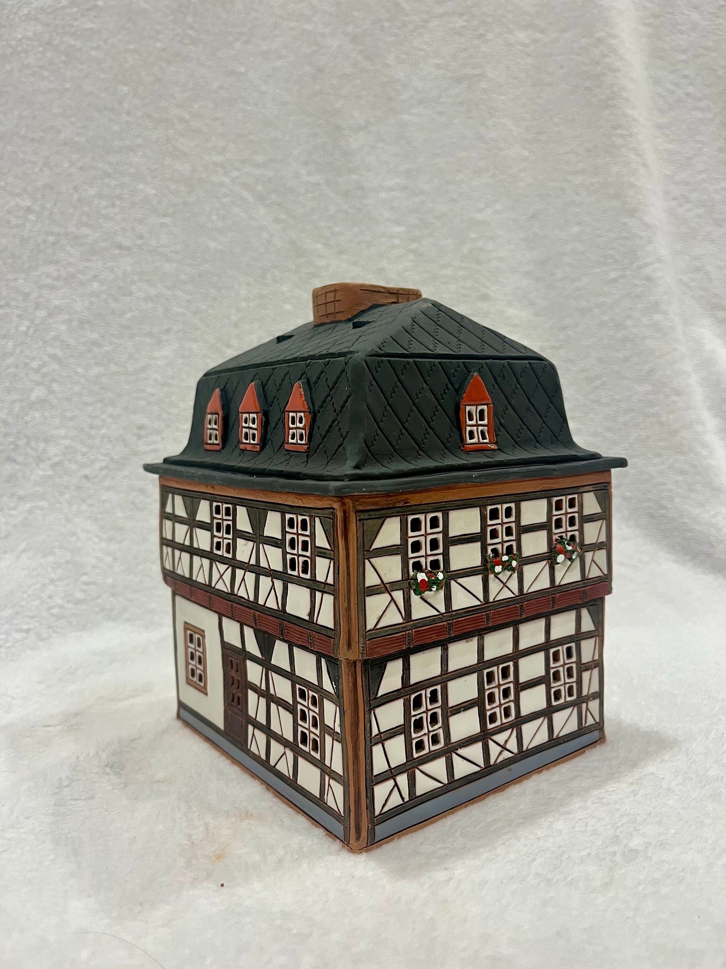 Christmas Ceramic House Art Tealight Candle Holder Room Decoration Handcrafted Collectible Miniature House GC109