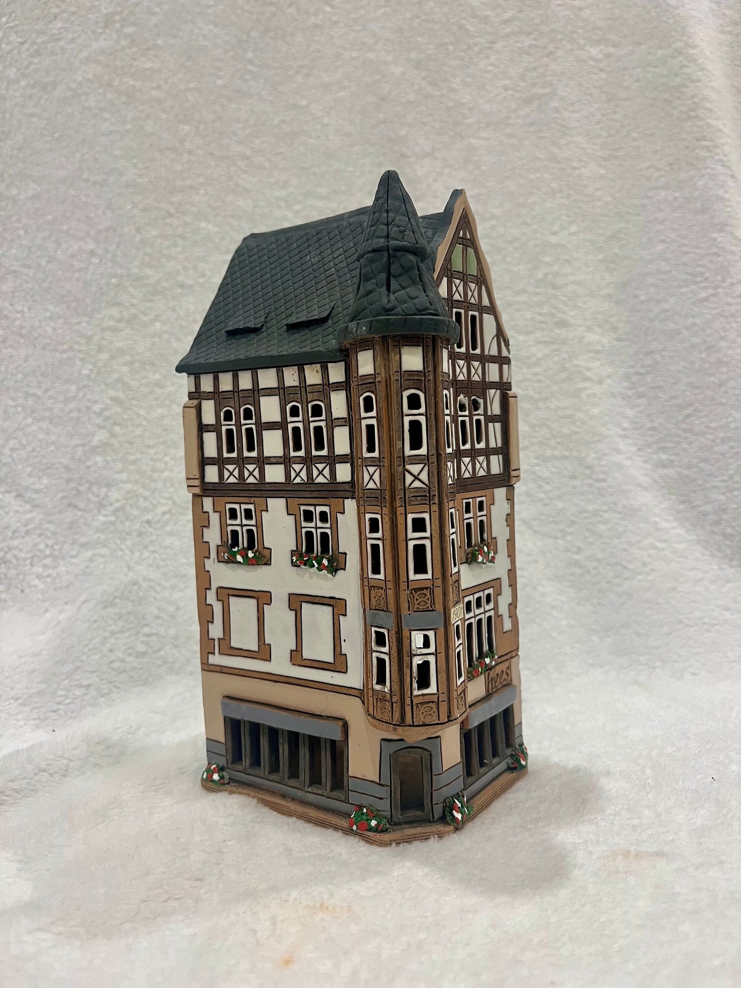 Christmas Ceramic House Art Tealight Candle Holder Room Decoration Handcrafted Collectible Miniature House GC30