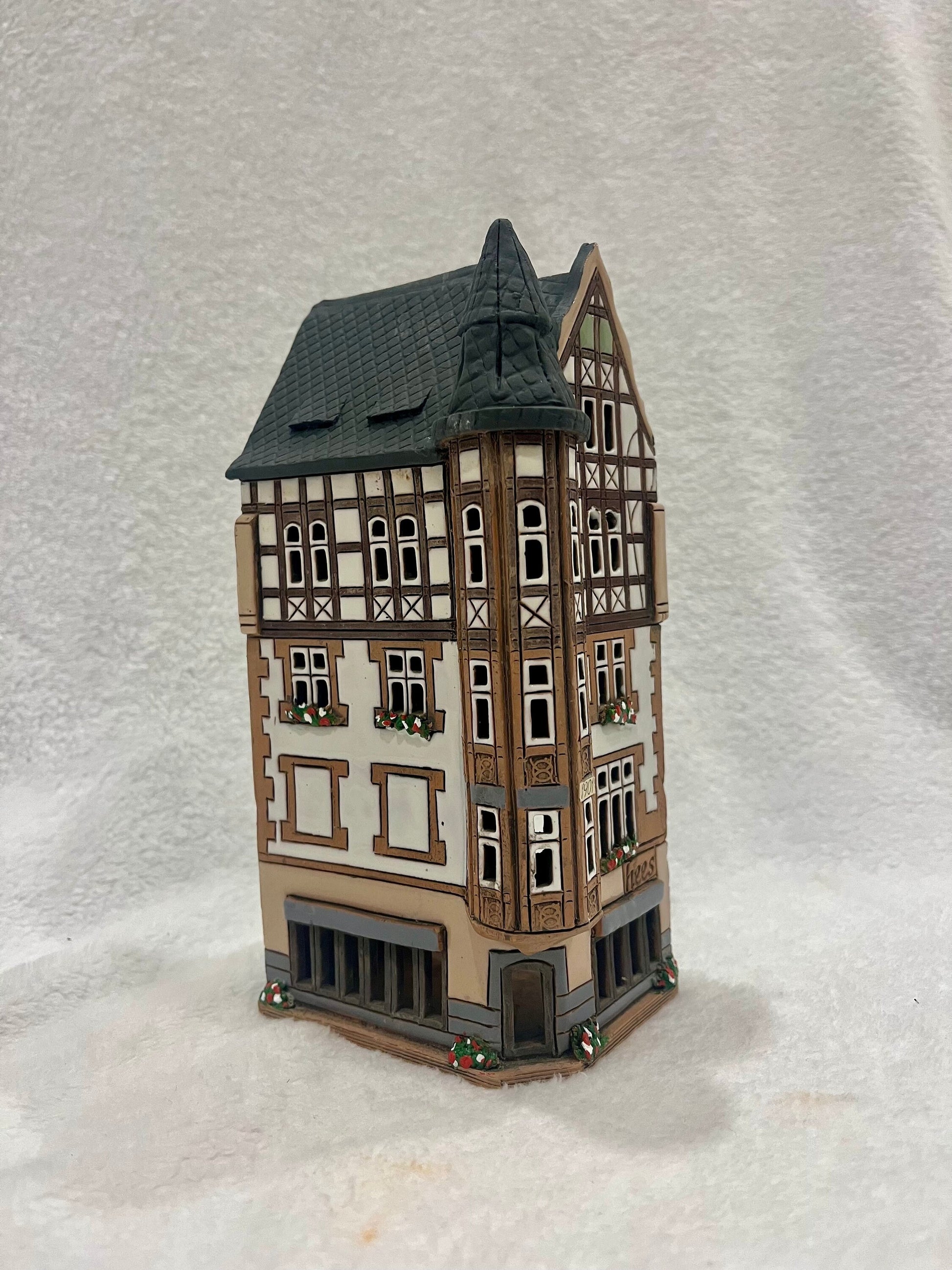 Christmas Ceramic House Art Tealight Candle Holder Room Decoration Handcrafted Collectible Miniature House GC30