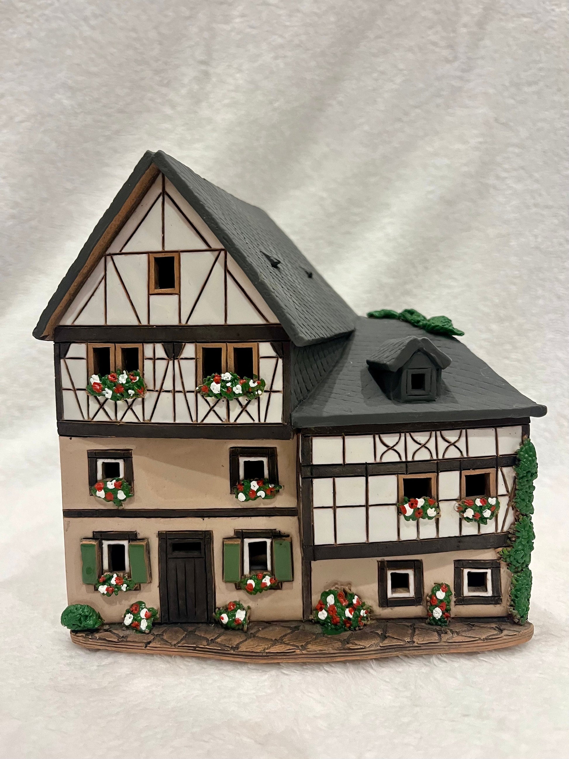 Christmas Ceramic House Art Tealight Candle Holder Room Decoration Handcrafted Collectible Miniature House G216