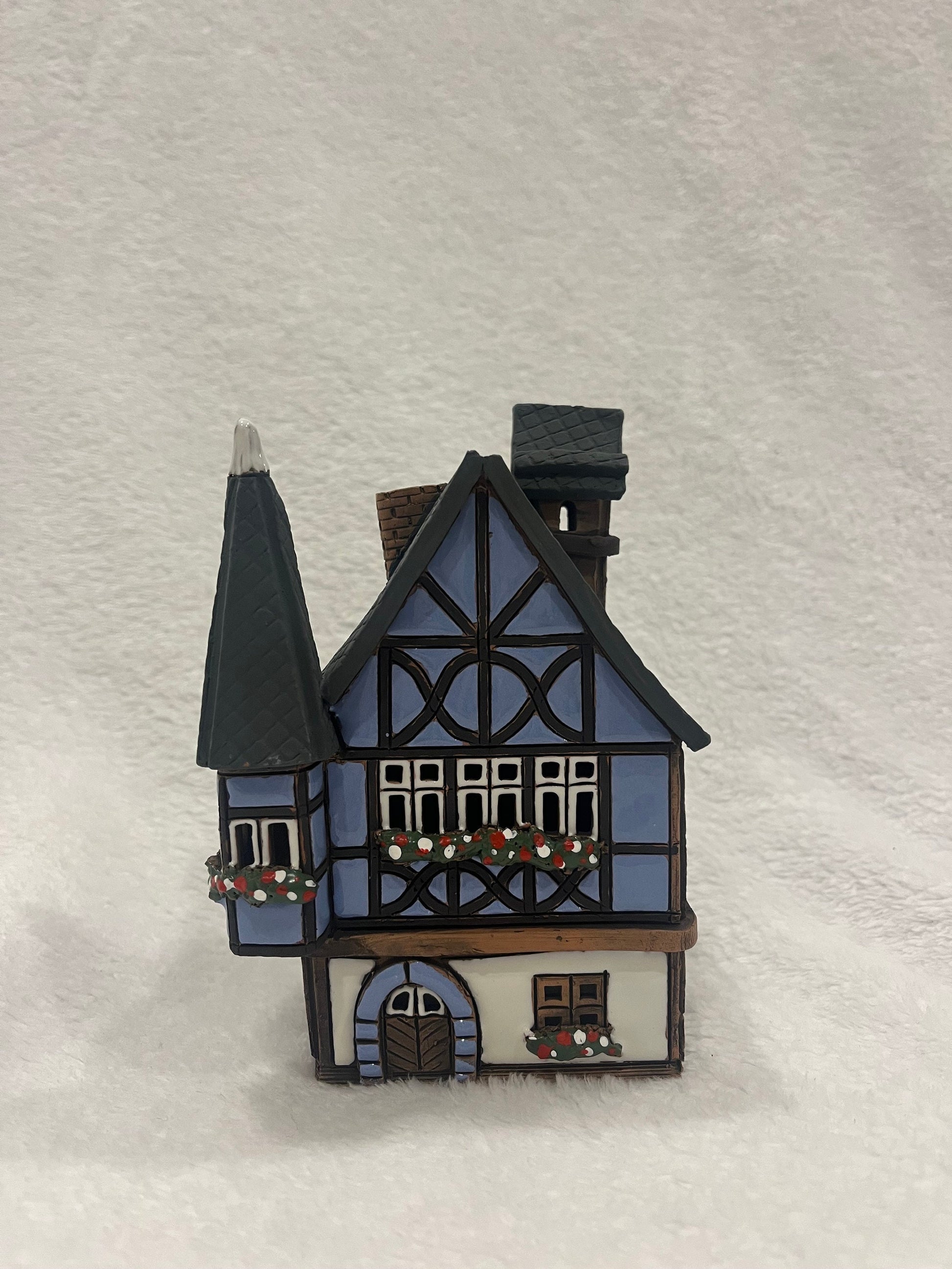 Christmas Ceramic House Art Tealight Candle Holder Room Decoration Handcrafted Collectible Miniature House A5K