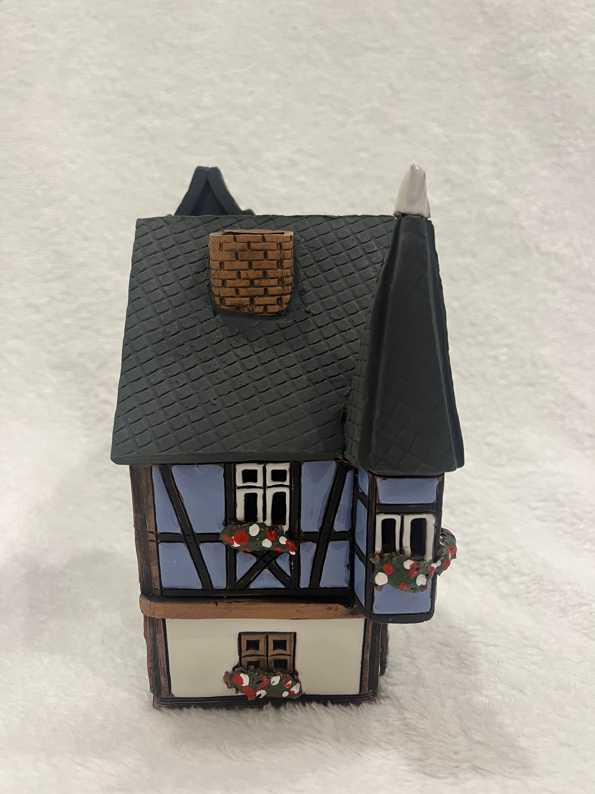 Christmas Ceramic House Art Tealight Candle Holder Room Decoration Handcrafted Collectible Miniature House A5K