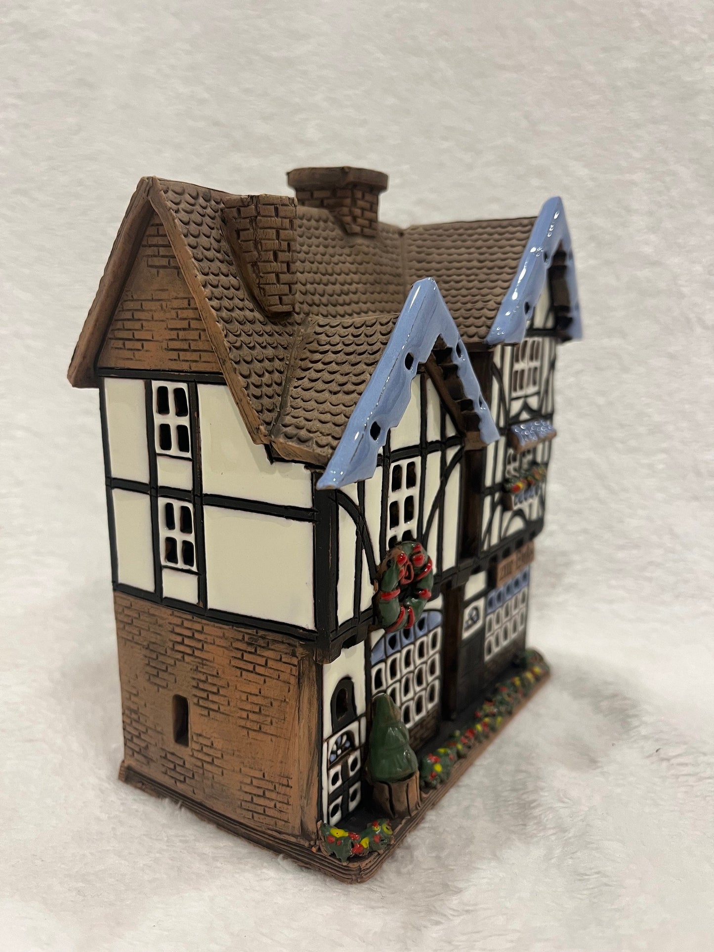 Christmas Ceramic House Art Tealight Candle Holder Room Decoration Handcrafted Collectible Miniature House B94