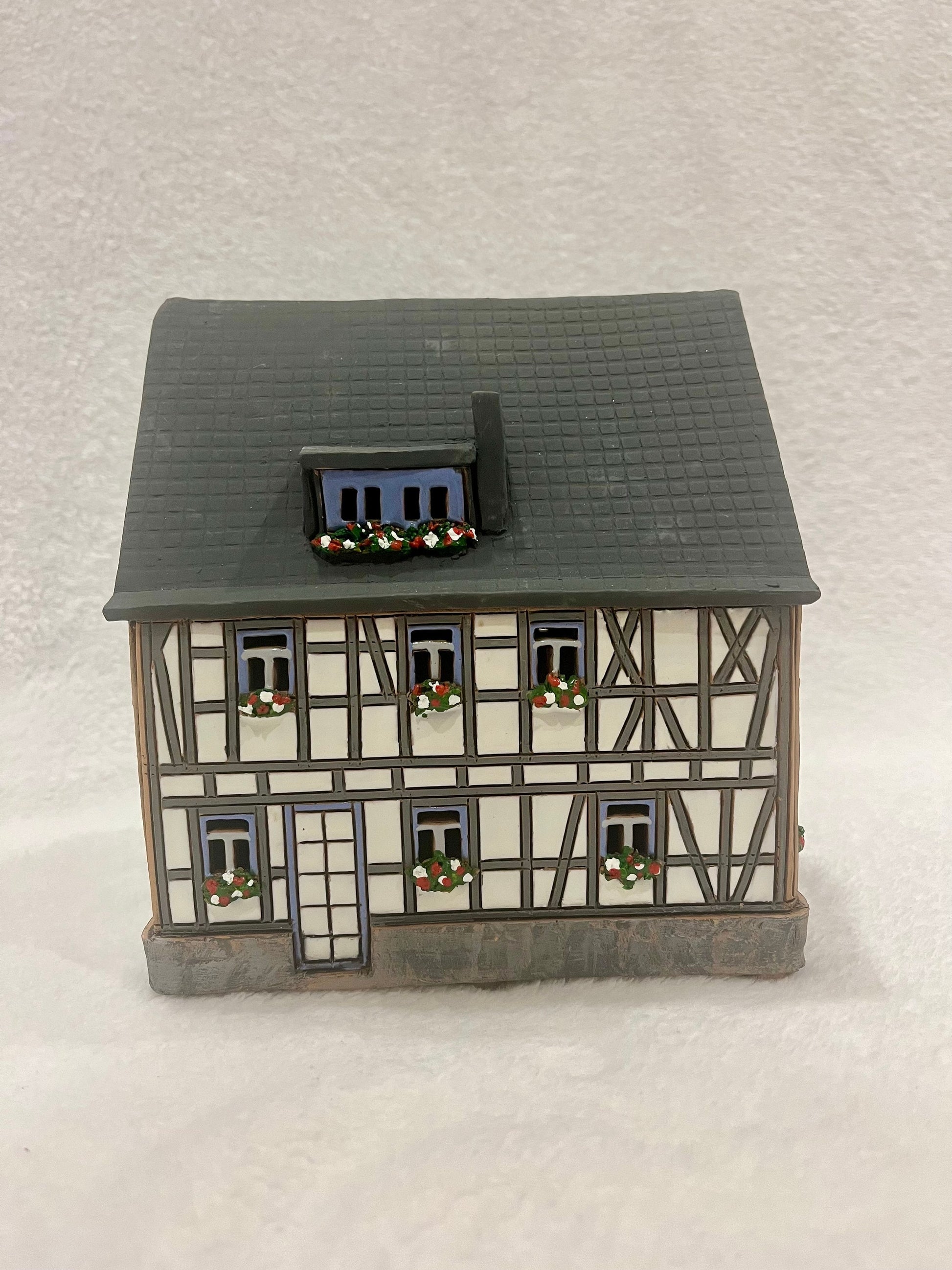 Christmas Ceramic House Art Tealight Candle Holder Room Decoration Handcrafted Collectible Miniature House GC151