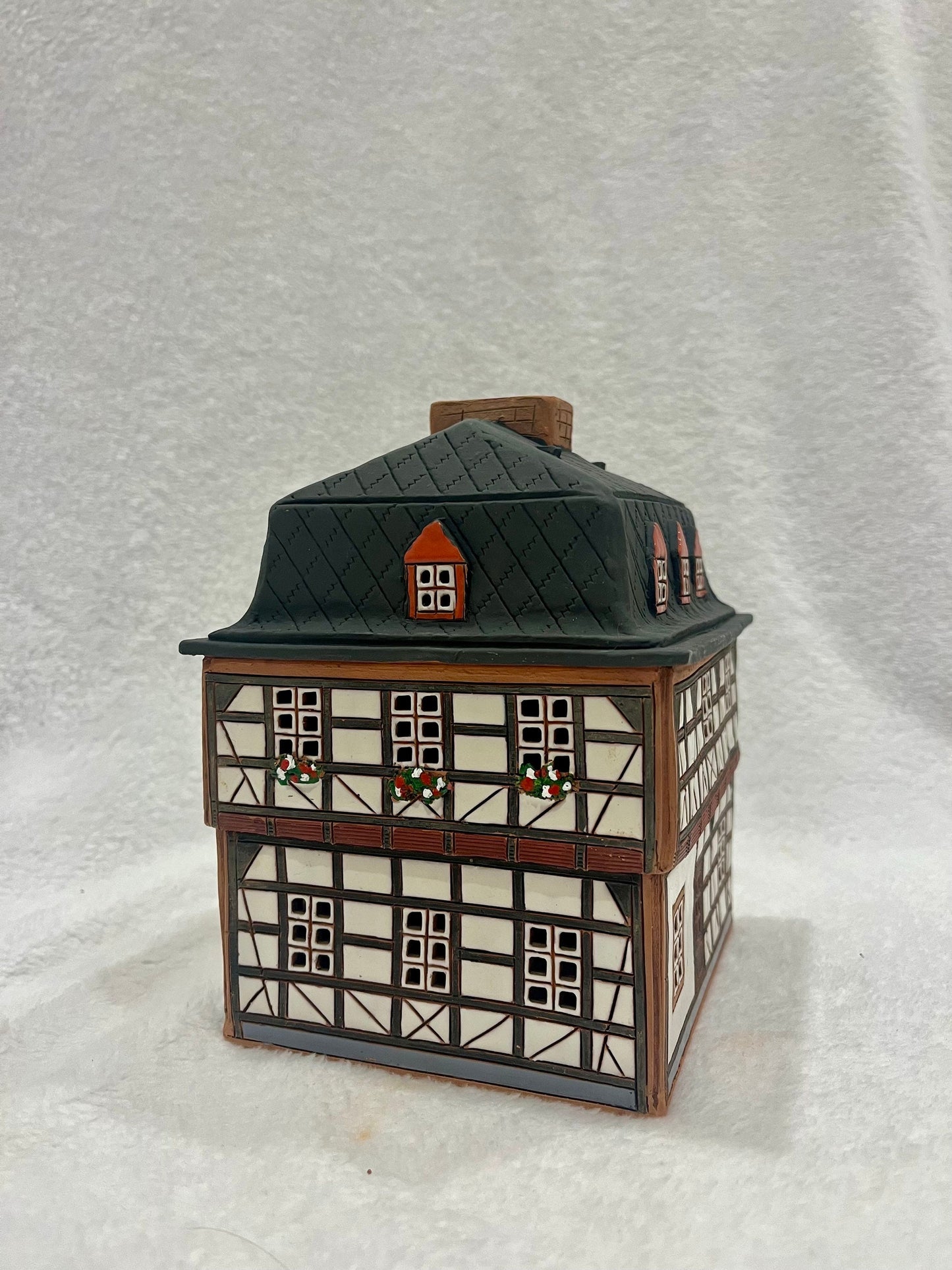 Christmas Ceramic House Art Tealight Candle Holder Room Decoration Handcrafted Collectible Miniature House GC109