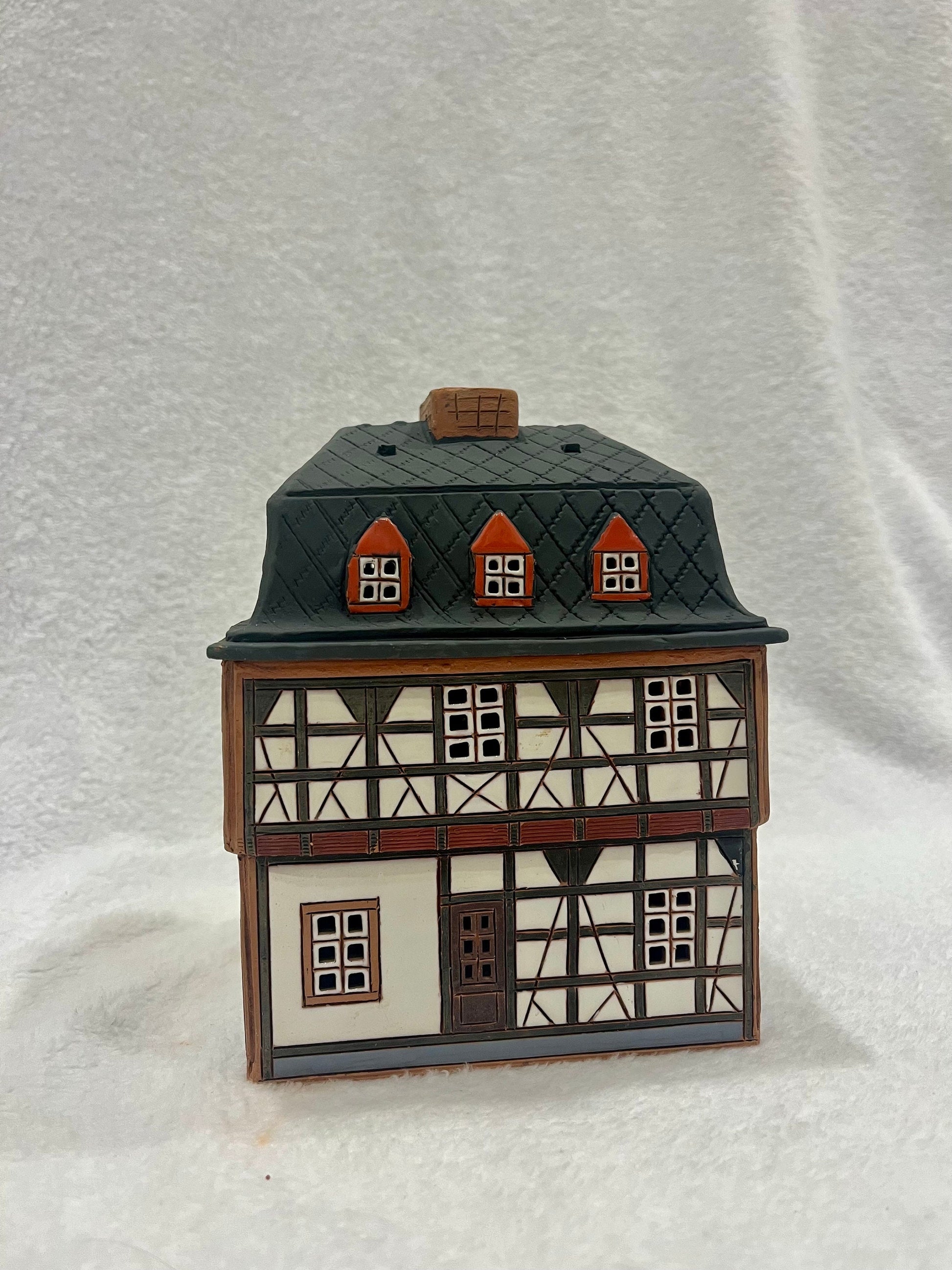 Christmas Ceramic House Art Tealight Candle Holder Room Decoration Handcrafted Collectible Miniature House GC109