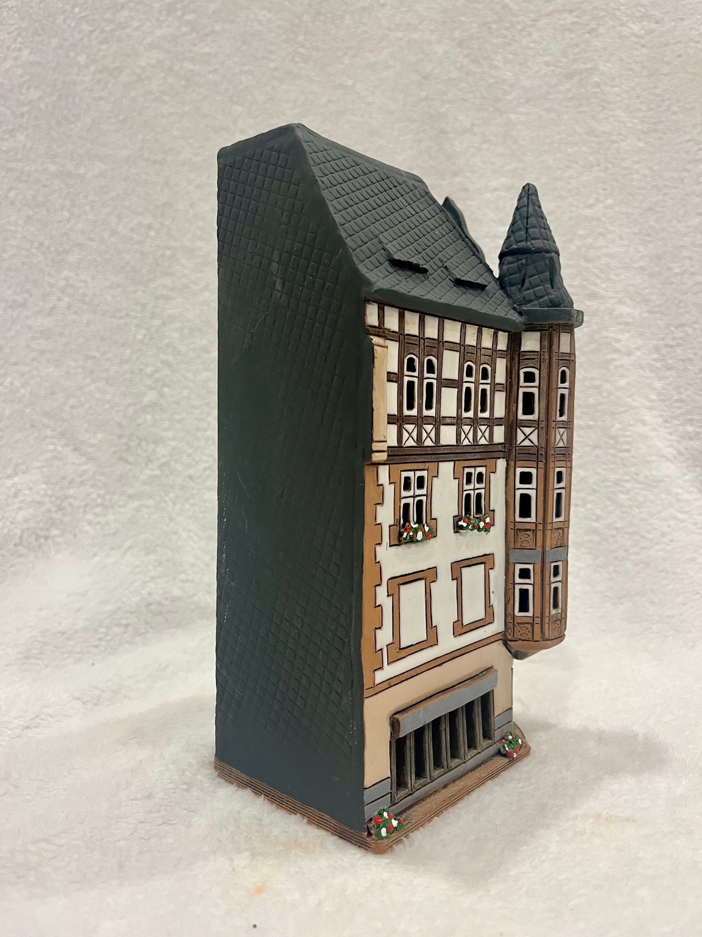 Christmas Ceramic House Art Tealight Candle Holder Room Decoration Handcrafted Collectible Miniature House GC30