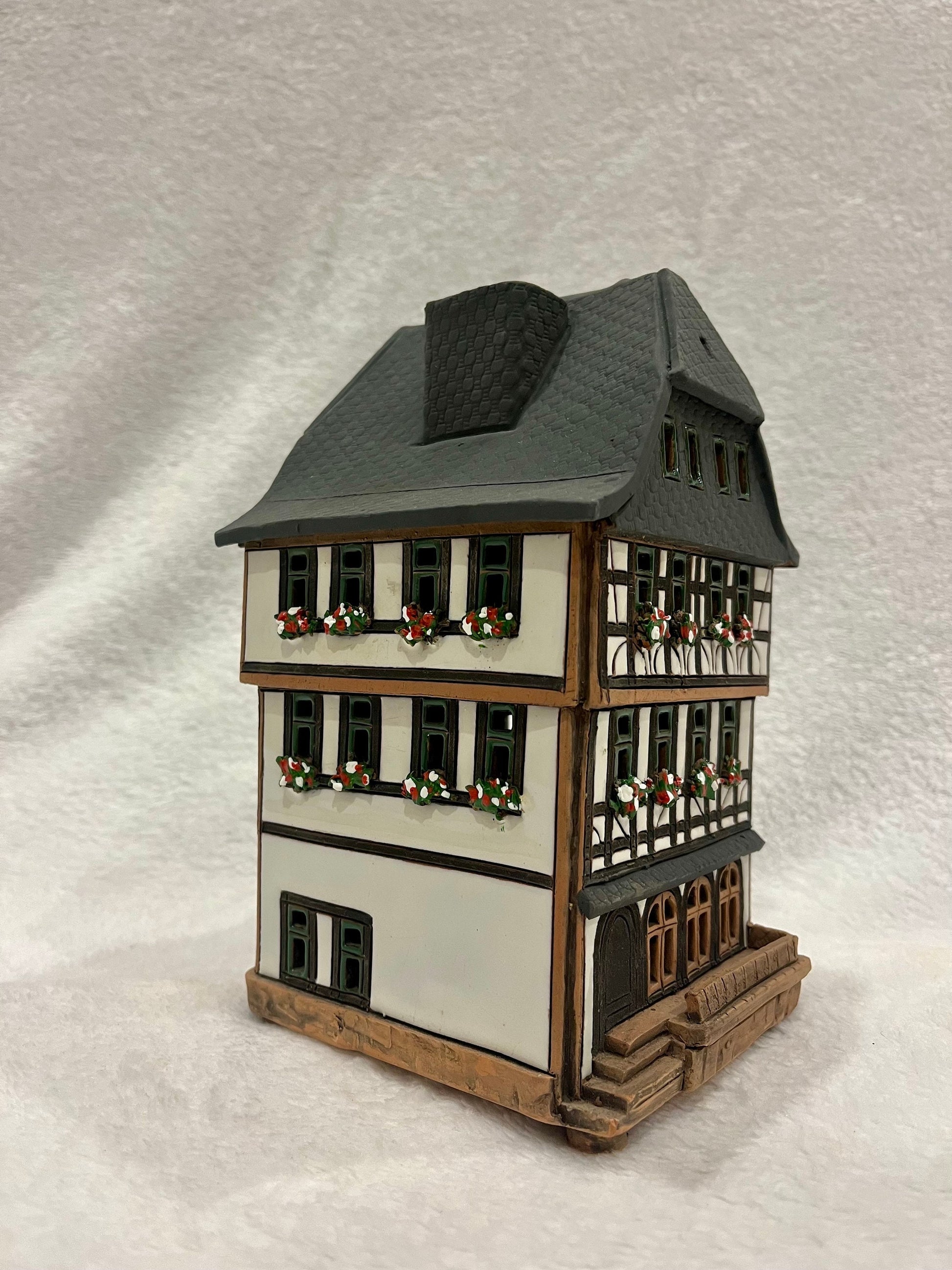 Christmas Ceramic House Art Tealight Candle Holder Room Decoration Handcrafted Collectible Miniature House G6