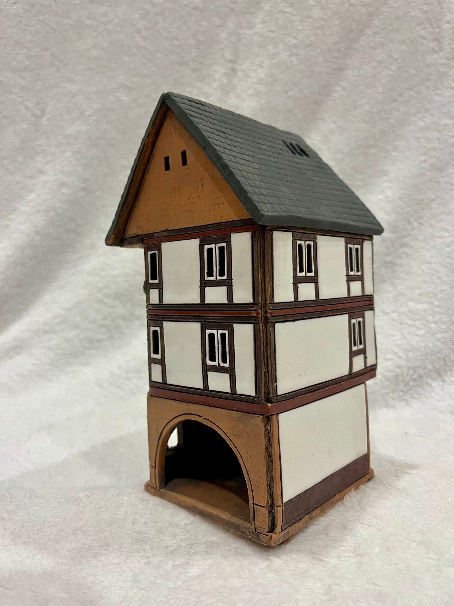 Christmas Ceramic House Art Tealight Candle Holder Room Decoration Handcrafted Collectible Miniature House G216