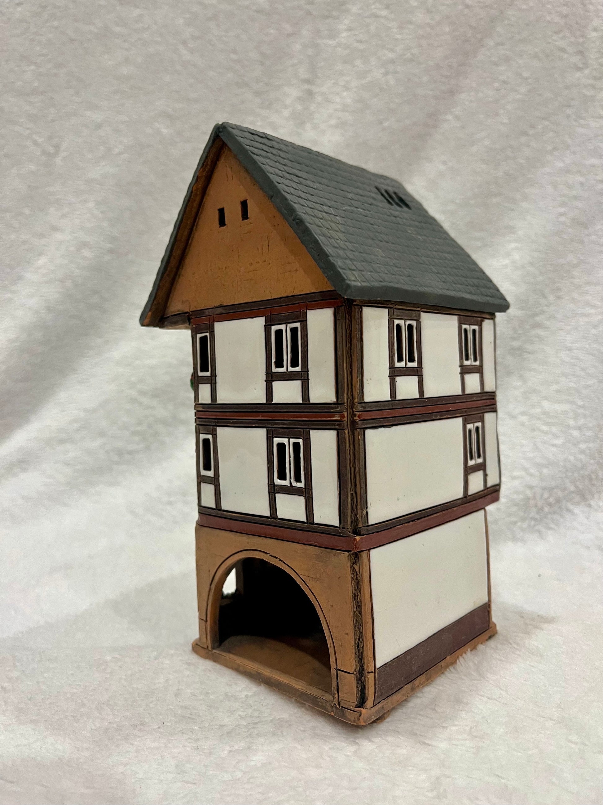Christmas Ceramic House Art Tealight Candle Holder Room Decoration Handcrafted Collectible Miniature House G216