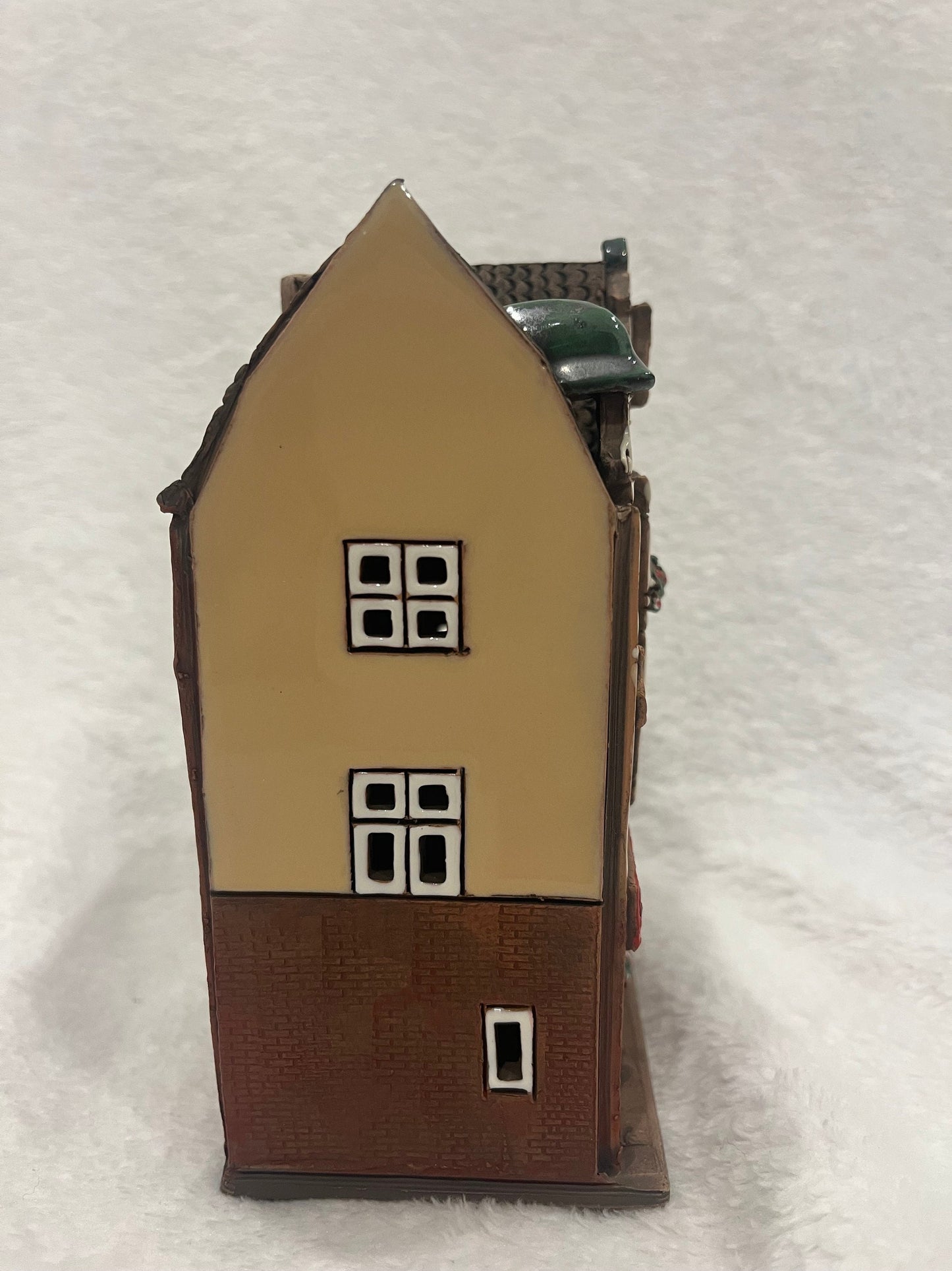 Christmas Ceramic House Art Tealight Candle Holder Room Decoration Handcrafted Collectible Miniature House B109