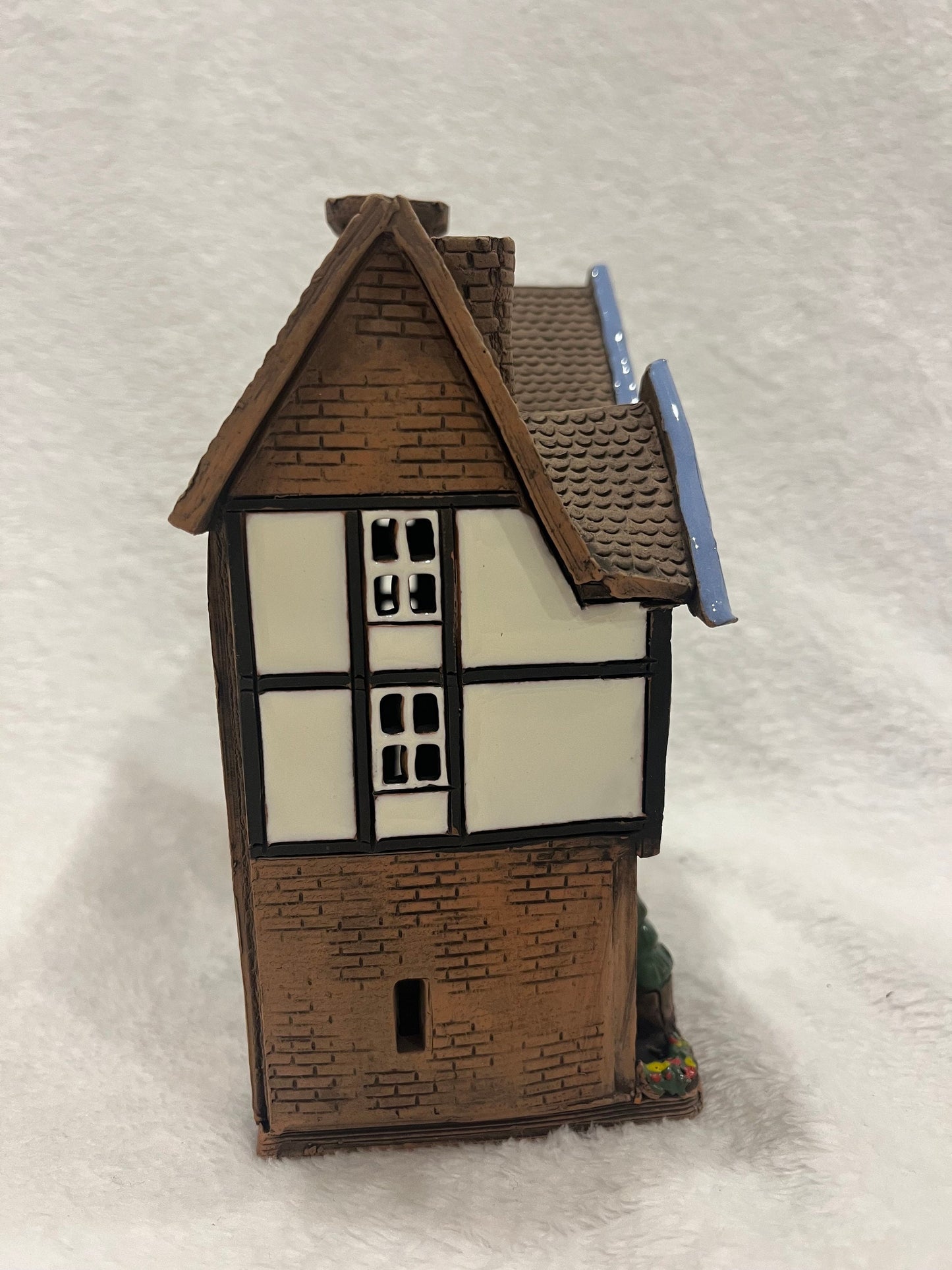 Christmas Ceramic House Art Tealight Candle Holder Room Decoration Handcrafted Collectible Miniature House B94